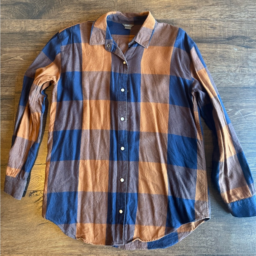 Eddie Bauer Men's Navy and Tan Plaid Shirt